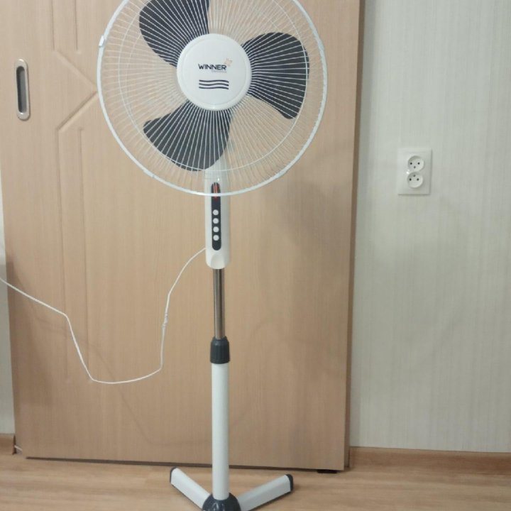 Вентилятор напольный. Новый