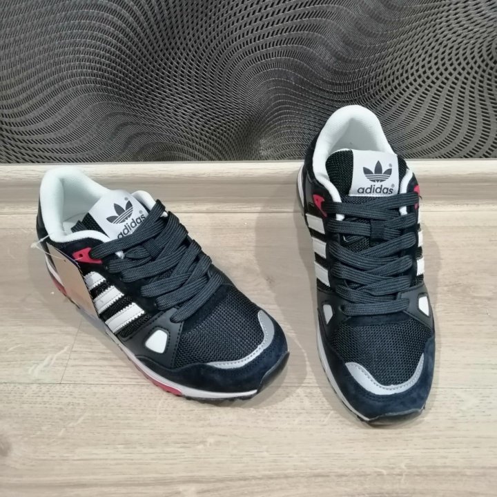 Кроссовки новые Adidas ZX-750 р.42,43