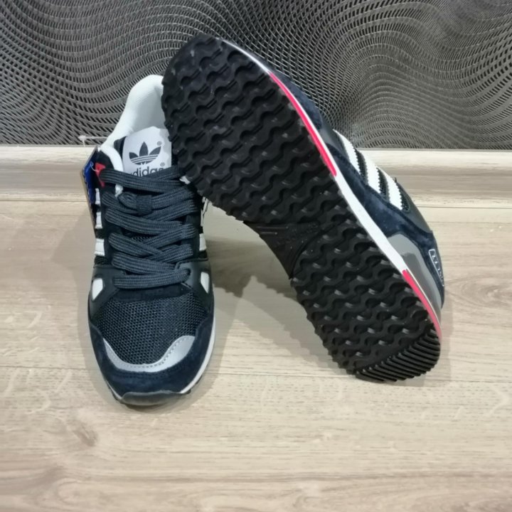 Кроссовки новые Adidas ZX-750 р.42,43