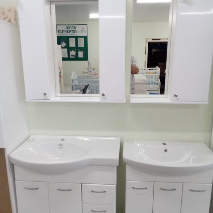 Мебель для ваных комнат ( Шкафы и зеркала))