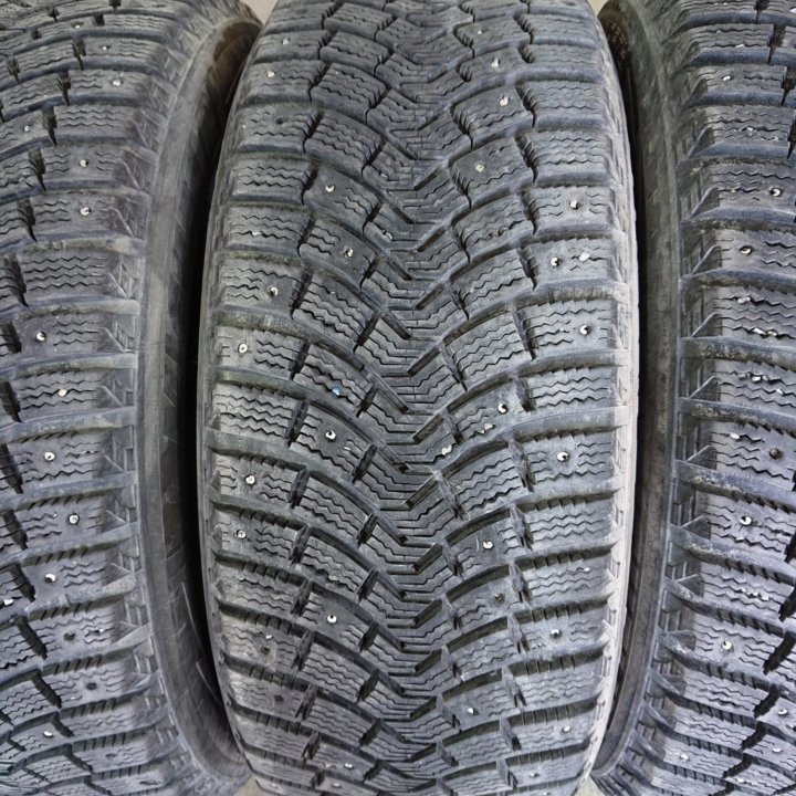 Зимние шины MICHELIN 235/55 17