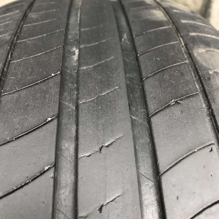 235/55/18 Michelin