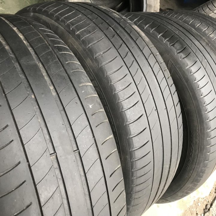 235/55/18 Michelin