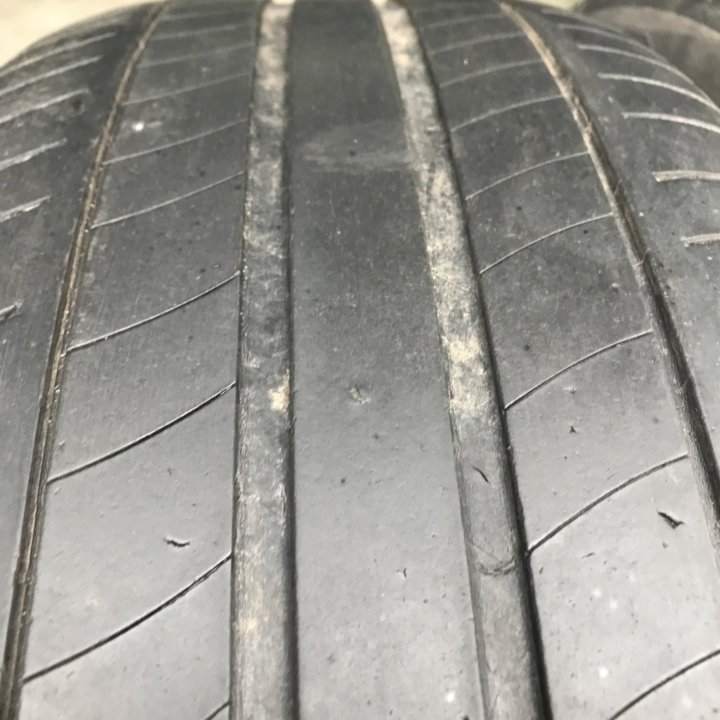 235/55/18 Michelin