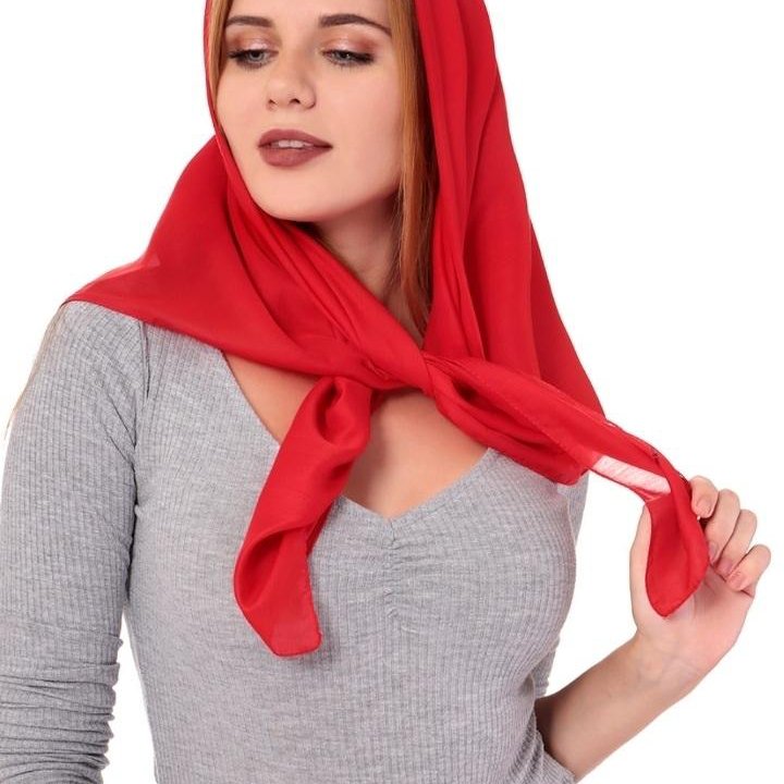 Красный платок на голову и шею