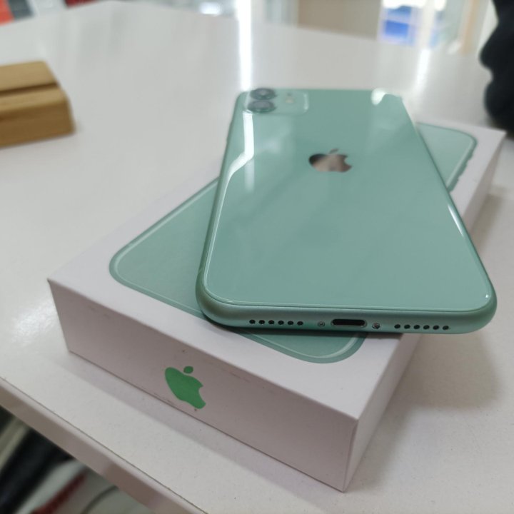 Apple iPhone 11 128Gb б/у в идеале (магазиин, чек)