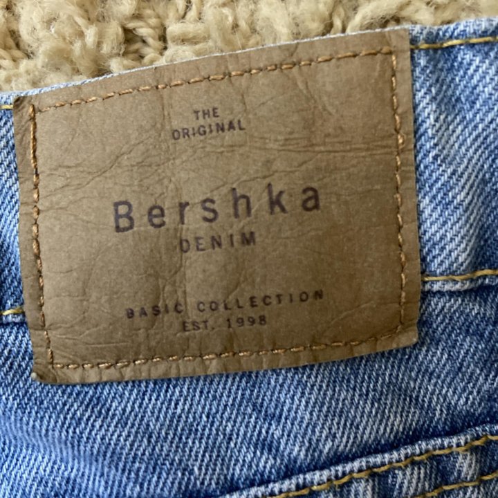 Джинсы bershka