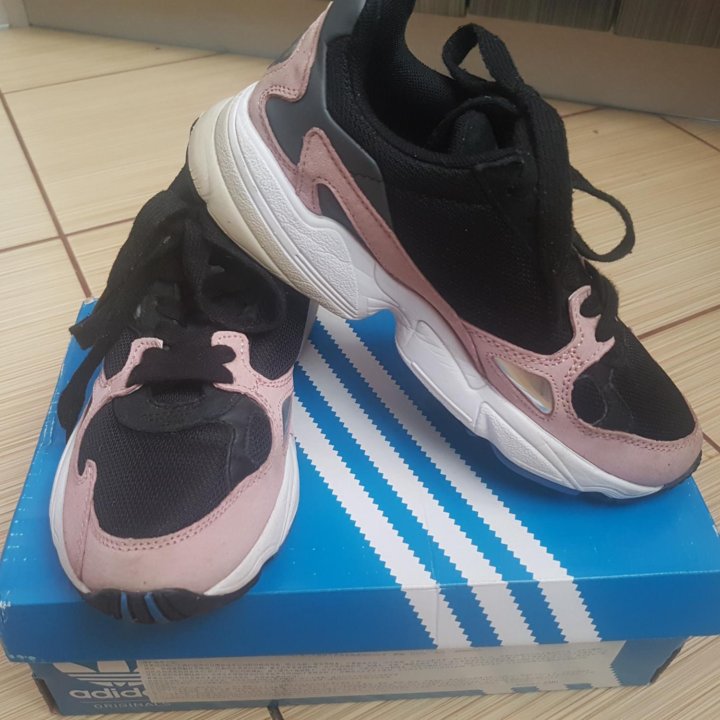 Кроссовки adidas falcon р.36