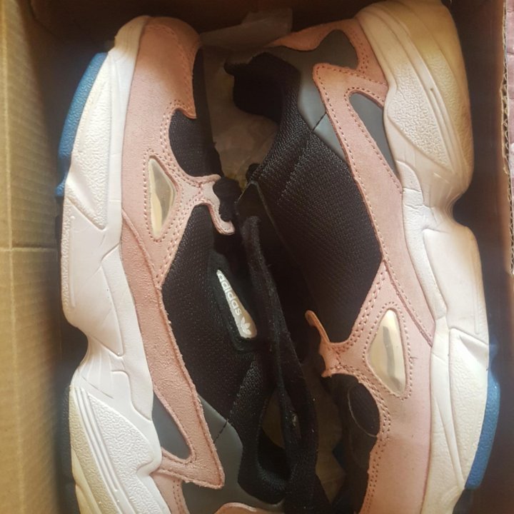 Кроссовки adidas falcon р.36