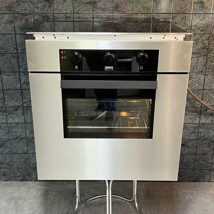 Духовой шкаф ZANUSSI ZOB 646 QX