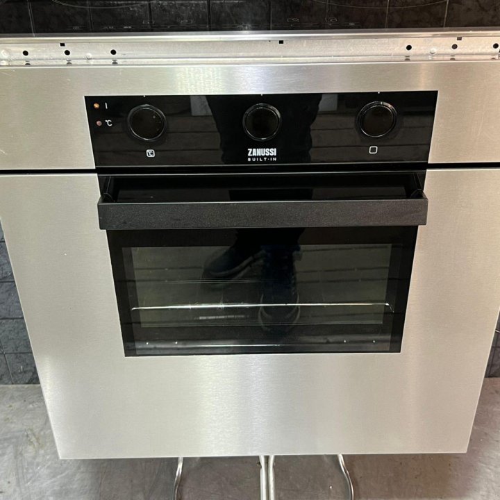 Духовой шкаф ZANUSSI ZOB 646 QX