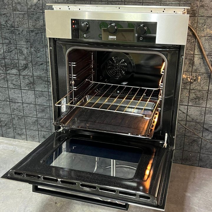 Духовой шкаф ZANUSSI ZOB 646 QX