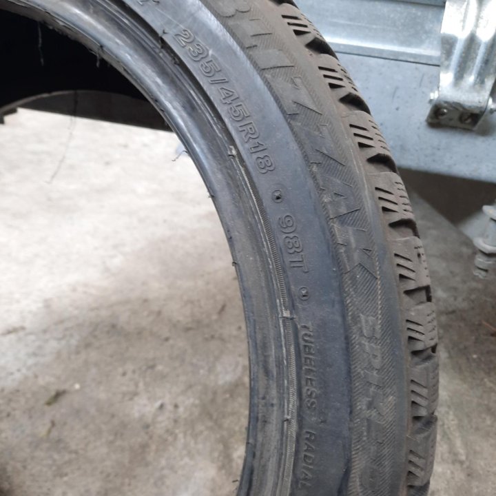 Bridgestone 235/45/18, 1шина