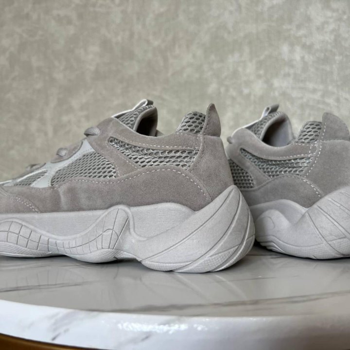 Кроссовки Adidas Yeezy boost 500