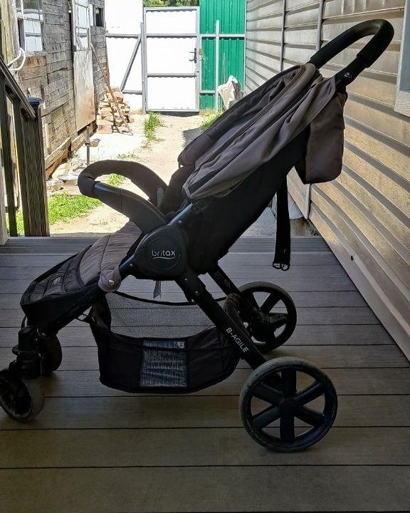 Прогулочная коляска britax b-agile