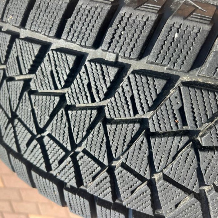 Продам шины Bridgestone Blizzak DM-V2 265/60 R18