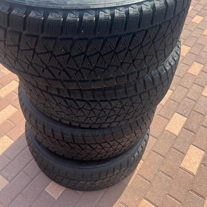 Продам шины Bridgestone Blizzak DM-V2 265/60 R18