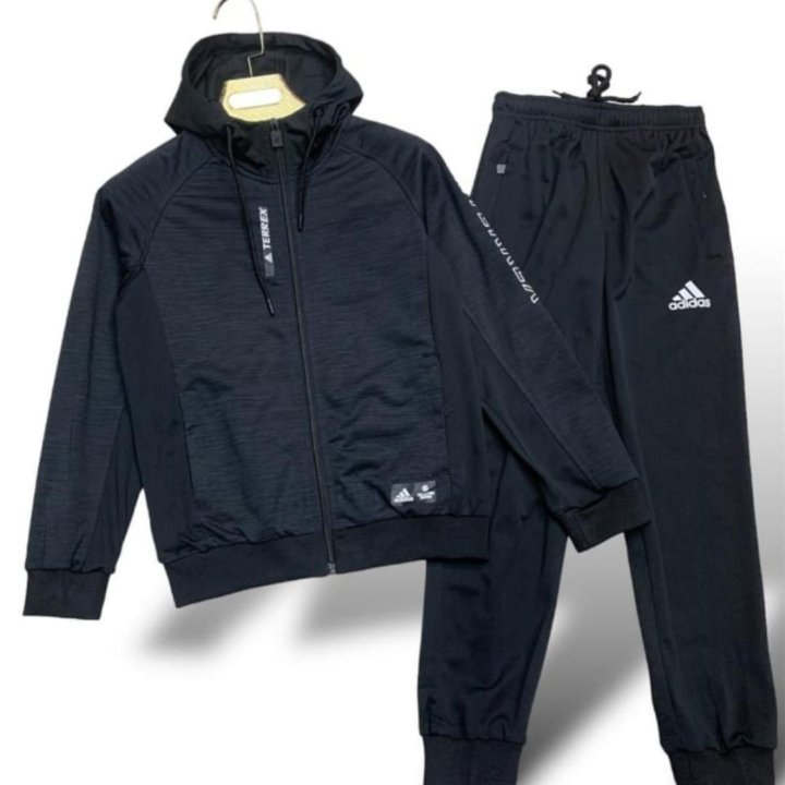 Новый спортивный костюм Adidas р.с 128 по 140