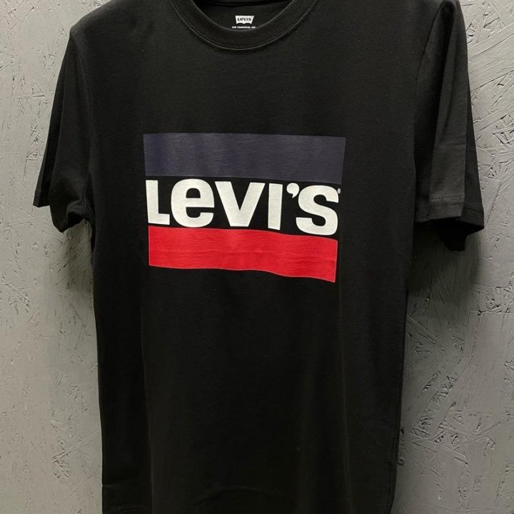 Футболка Levis