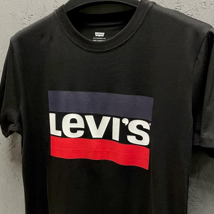 Футболка Levis