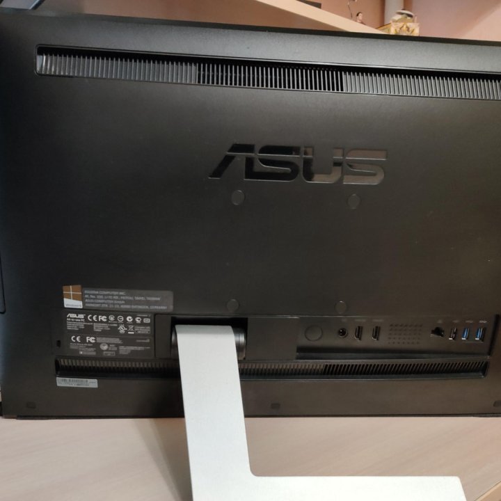 Моноблок asus ET2220I (Intel i3, SSD+HDD)