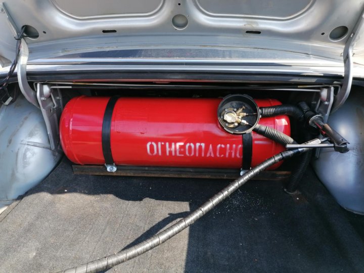 газовое оборудование на улице. установочные центры гбо. газель фермер гбо. пр. установка гбо.