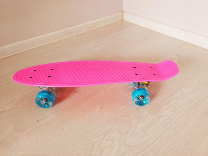 Розовые скейты