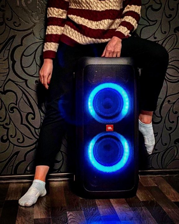 Jbl partybox club. JBL PARTYBOX 710. Колонка JBL 240вт. JBL 710 колонка. Колонка JBL Boombox 300.