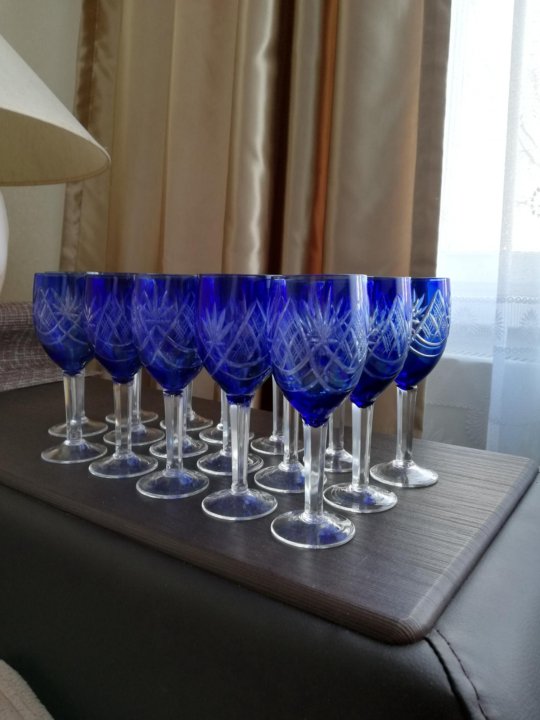 "изабелла" изумруд богемия бокалы. стаканы цветной хрусталь гусь-хрустальный. рог синий хрусталь. хрустальные фужеры кубки гусь хрустальный. цветной хрусталь гусь хрустальный.