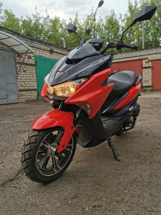 Скутер реплика honda. Yamaha NVX 150 Replica. Скутер Yamaha NVX 50 Replica. Мопед gatan. Скутер Ямаха реплика.