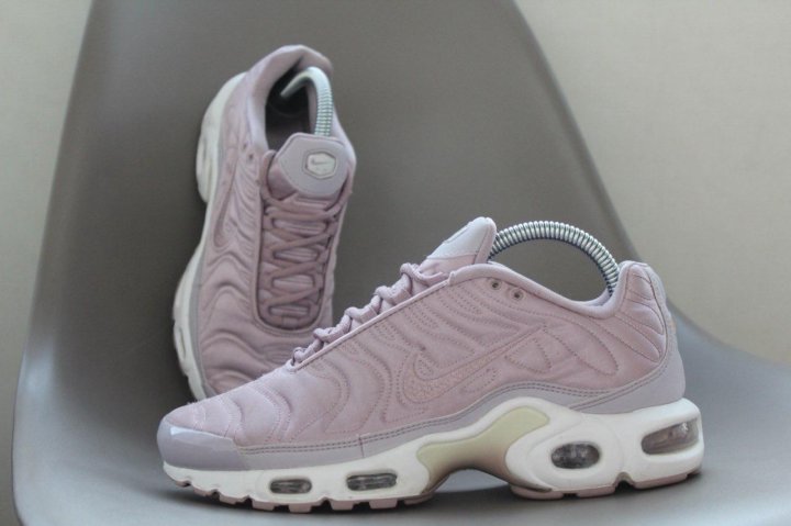 satin nike tns