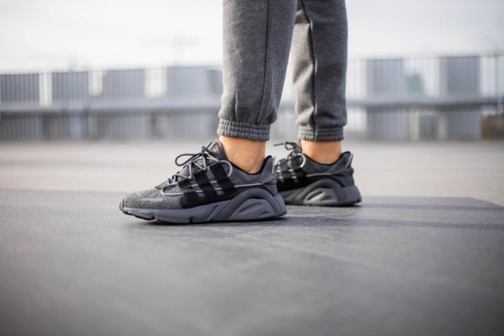 Новые Adidas LXCON серая замша – купить в Санкт-Петербурге, цена 4 500  руб., продано 18 августа 2020 – Обувь
