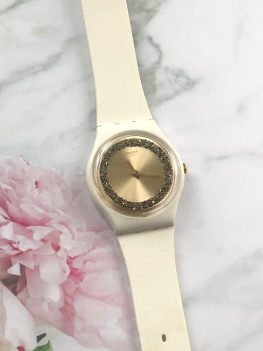swatch SPARKLELIGHTENING часы со стразами – купить в Москве, цена 2 000  руб., продано 3 сентября 2020 – Аксессуары