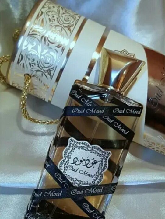 Musamam white intense lattafa. Lattafa oud mood Gold. Духи oud mood Gold 100 ml. Парфюмерная вода Lattafa oud mood Silver.