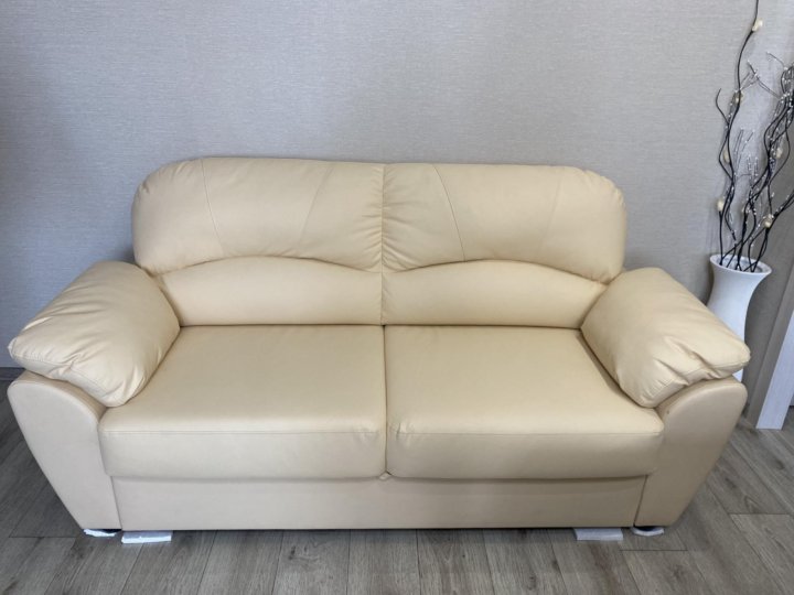Кожаный диван – купить в Волжском, цена 33 000 руб., продано 9 января 2021– Диваны и кресла