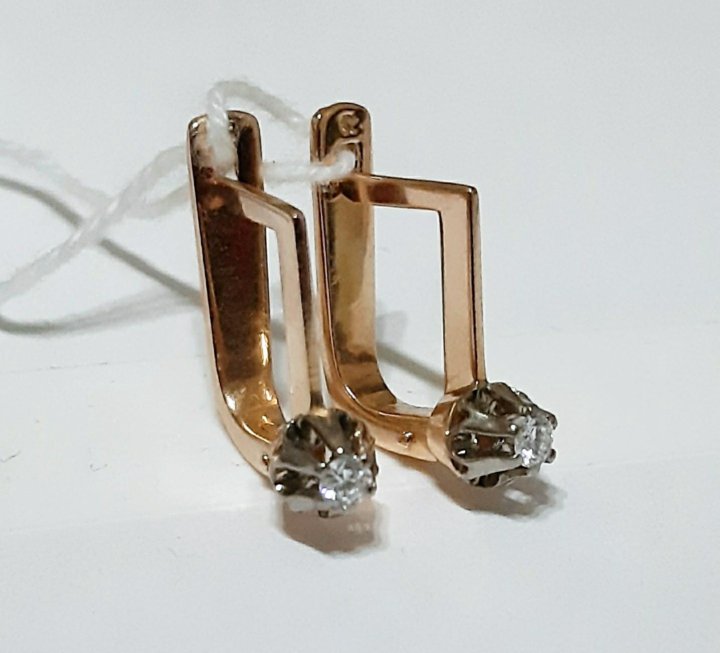 Золотые серьги с бриллиантами советских времен