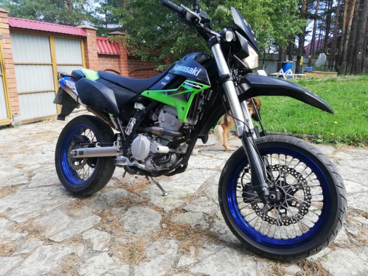 Атаки трекер. Kawasaki d-Tracker 250. Kawasaki KLX 250 2009. Клх 250 мотарды. Аполло трекер 250.