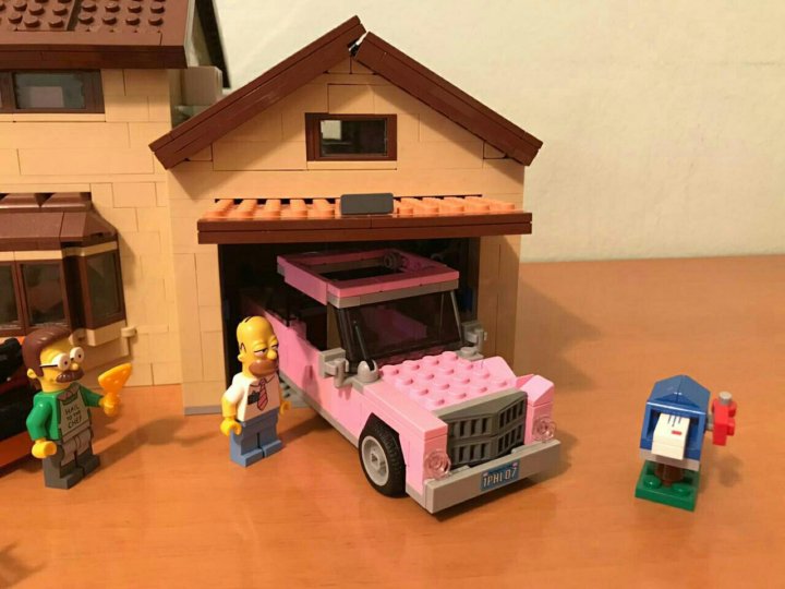 Две легенды в одной упаковке: Lego создала дом Симпсонов