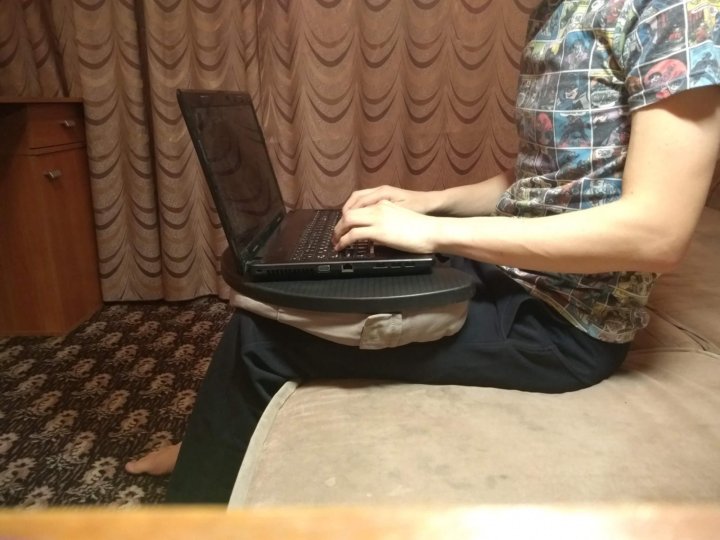 Столик подставка для ноутбука, планшета и телефона на колени