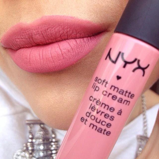 Soft matte. Помада НИКС Истамбул. NYX Soft Matte Lip Cream палитра. Istanbul НИКС помада. Матовая помада NYX Истанбул.