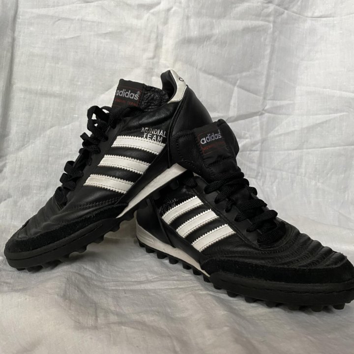 Сороконожки adidas mundial – купить в Москве, цена 4 500 руб., продано 14  мая 2021 – Игры с мячом