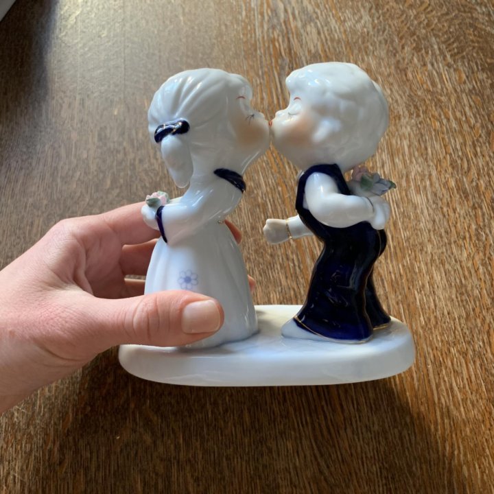 статуэтка "йога" серия "фьюжн" 14*9,5*18 см. фигурка первый поцелуй.