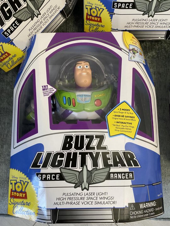 deluxe buzz lightyear