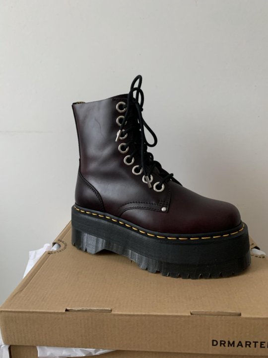 Ботинки Dr. Martens Jadon Max 8 Eye Boots – купить в Москве, цена 11 000  руб., продано 1 марта 2021 – Обувь