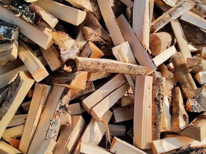 Купить дрова бу. Березовые дрова. Дрова береза. Дрова берёзовые колотые. Сухие березовые дрова.