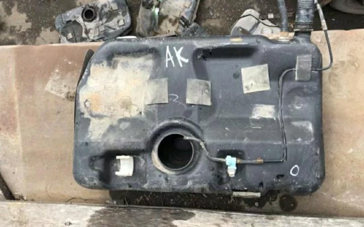 2 дизель. Топливный бак хендай акцент. Hyundai accent 1. Бак бензина акцент. Бак хендай акцент.