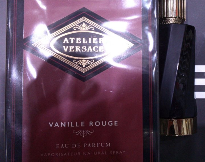 Духи versace vanille rouge. Atelier versace парфюм vanille rouge. Духи versace vanille rouge. Версаче ваниль руж. Версаче ваниль.