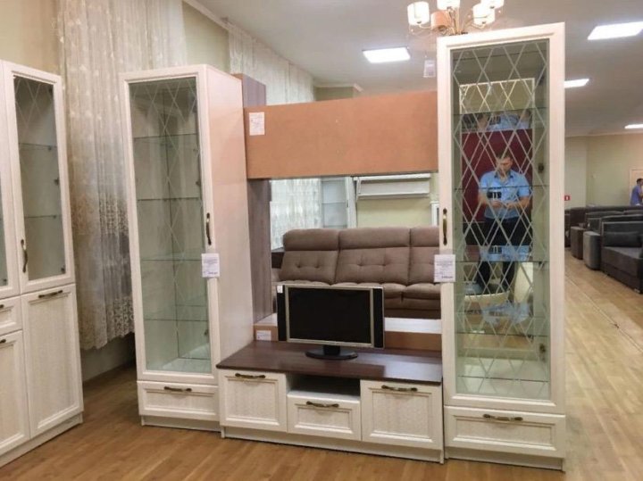 Как можно заменить стекло в стенке александрия