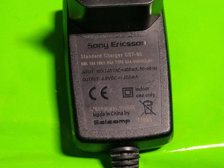 Зарядка ericsson. Зарядное CST-60. Sony Ericsson CST-60. Sony Ericsson зарядное устройство. Зарядка сони Эриксон.