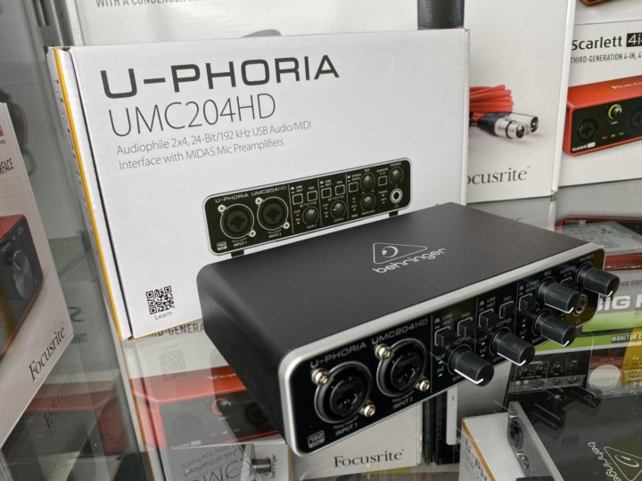 Звуковая карта behringer umc204hd